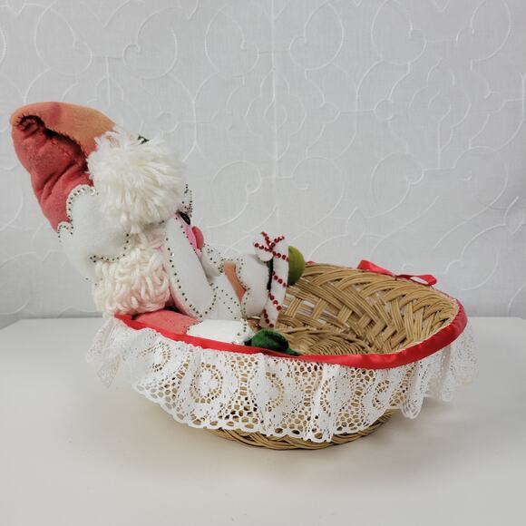 Vintage Christmas Santa Hamper Basket Decorative Wicker Organizing Food Basket - Picture 10 of 14